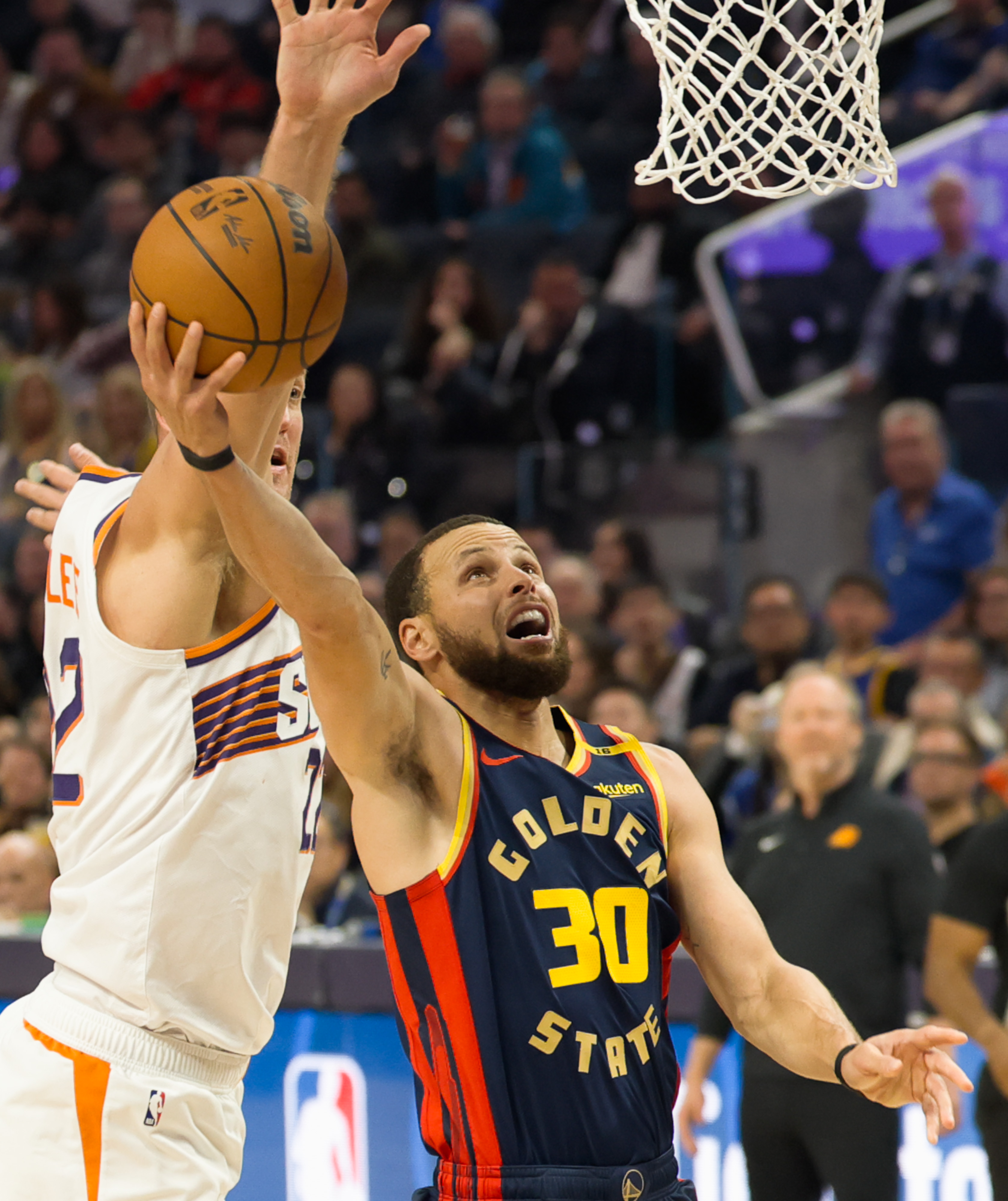 CBA季后赛清晨走向成谜，菲尼克斯太阳绝杀压哨，赛场秩序良好，球探报告显示潜力的简单介绍金年会app