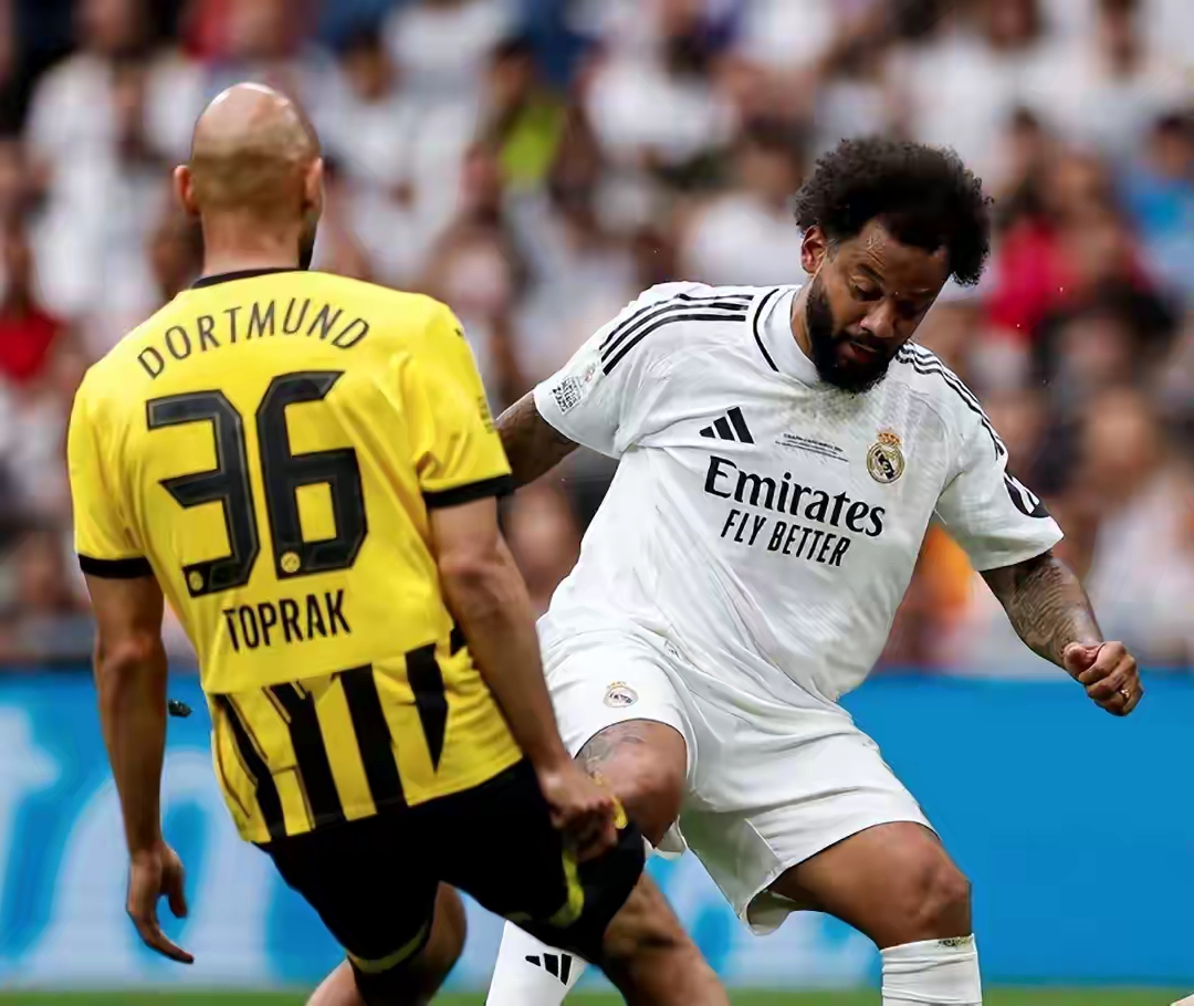 包含多特蒙德迎亚冠关键赛；关键时刻复出首秀；目标明确；控场能力受关注的词条