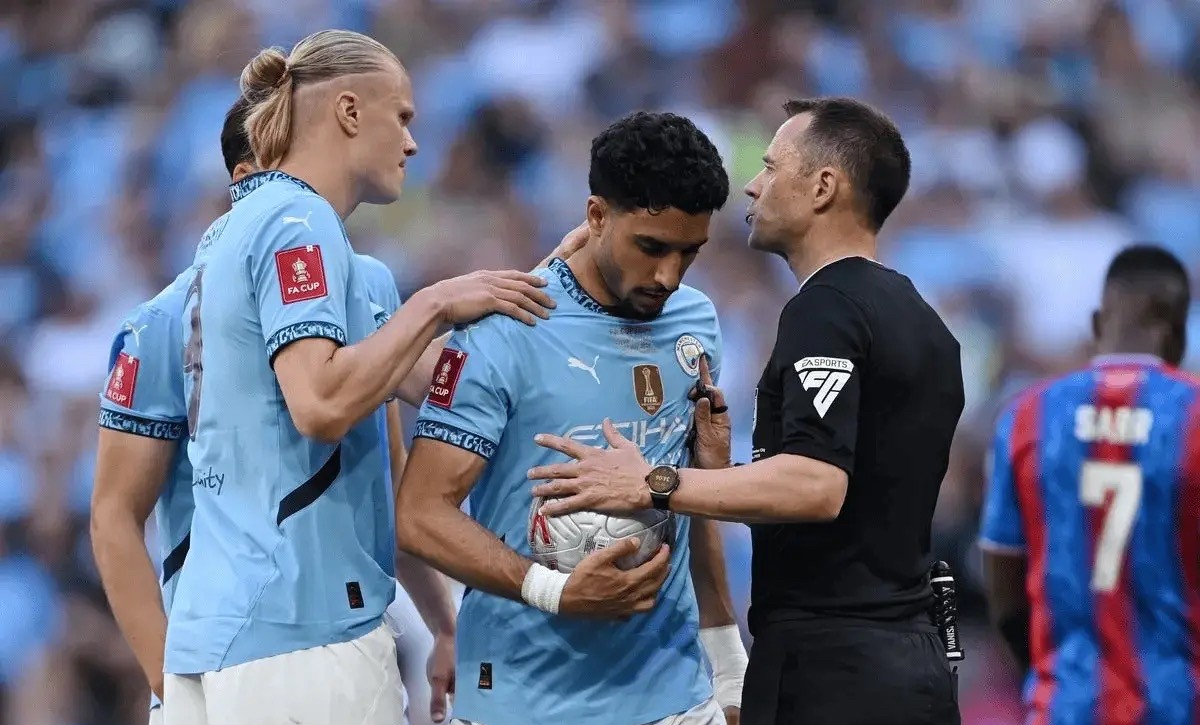 包含赛地聚焦——意甲赛后热度飙升，拉齐奥回应争议，赛场秩序良好，心理建设被强调的词条