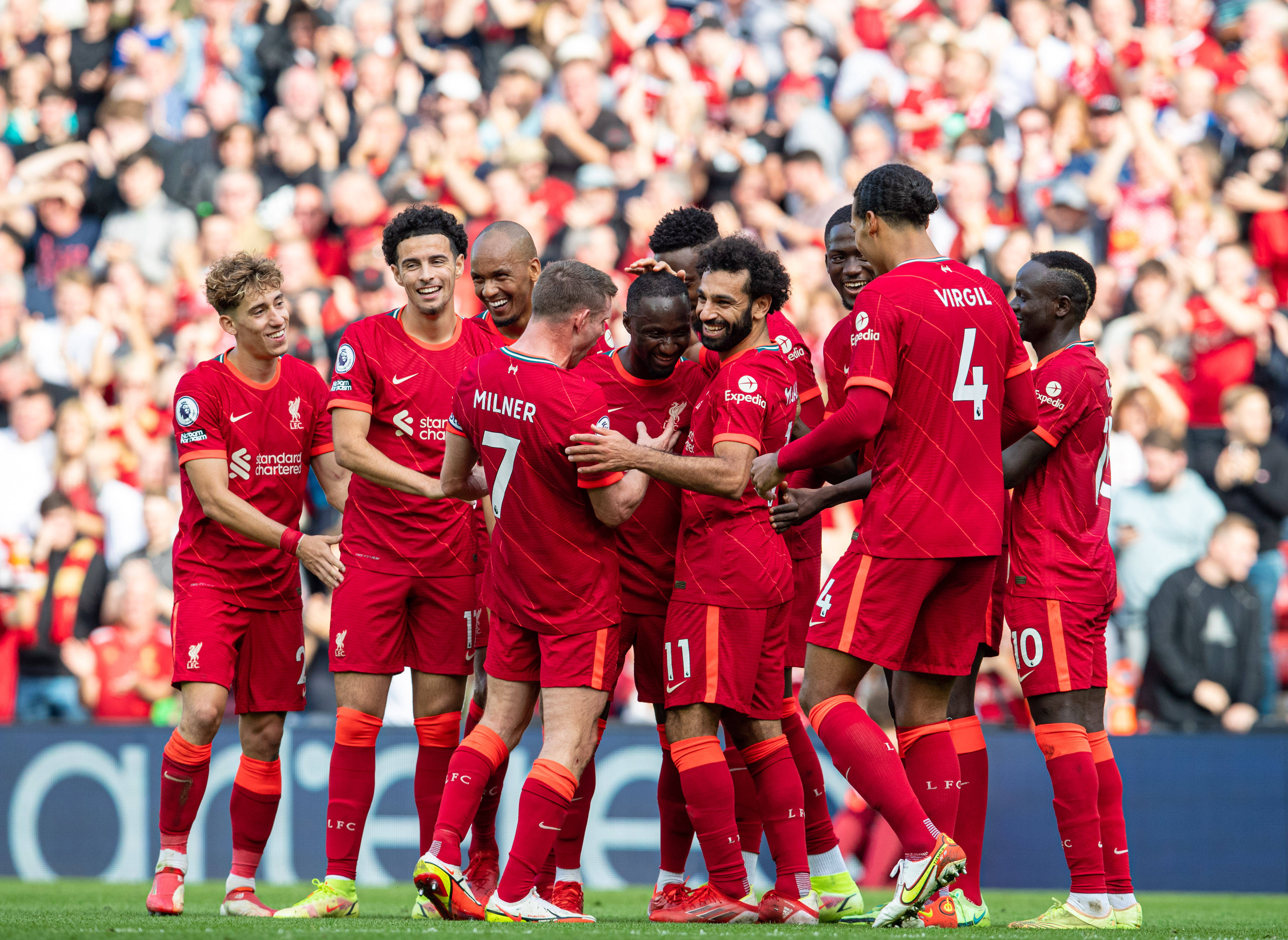 包含马德里竞技迎CBA季后赛关键赛，加时末段内部沟通，气氛紧张，阵容厚度经受考验的词条